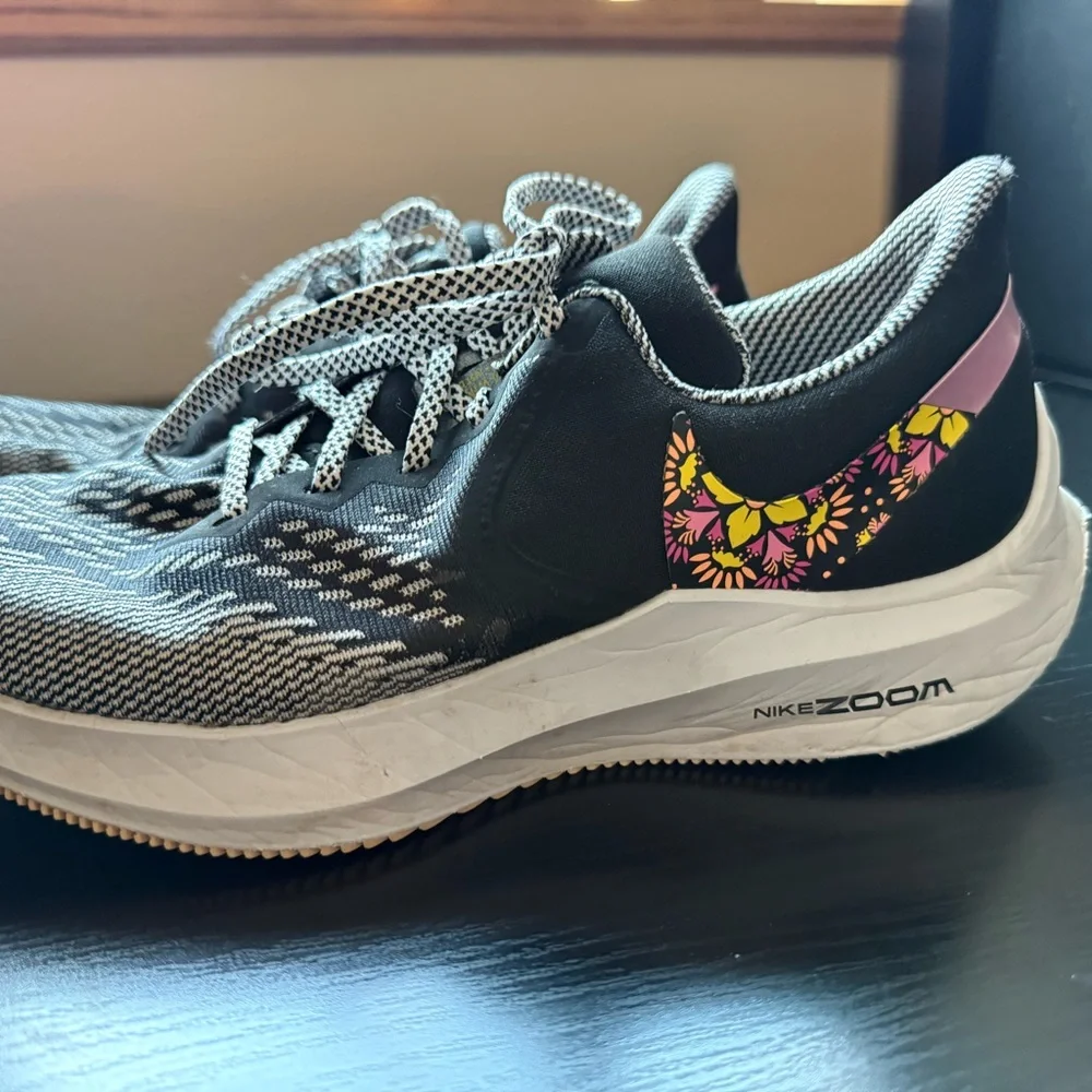 Nike Air Zoom Winflo Running Shoes Gray Black Pink Women’s Size 8.5